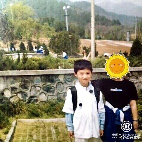 可愛(ài)！鹿晗童年照曝光 潮范十足陽(yáng)光帥氣