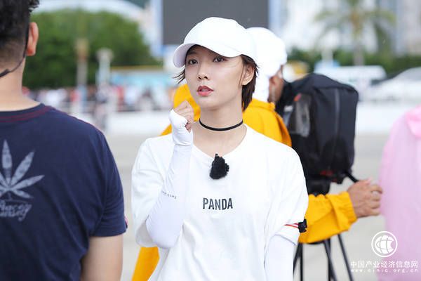 姚晨王珞丹動(dòng)情念家書(shū) 王迅張藝興激動(dòng)落淚