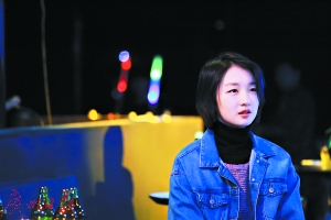 周冬雨談“人設(shè)”:我沒有角色那么勇敢，人不自信時，會拿來自黑