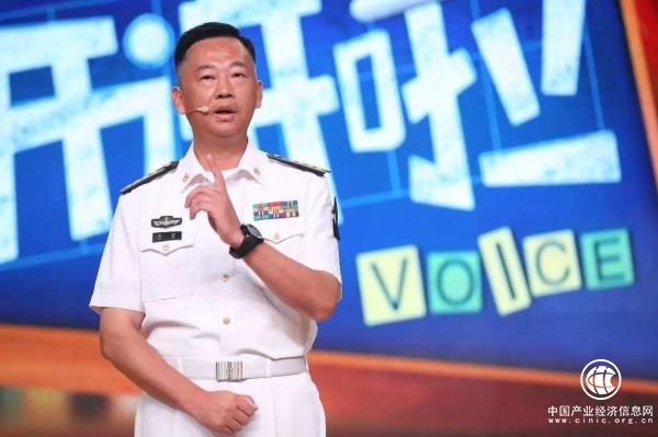 遼寧艦艦長(zhǎng)劉喆央視開講，解釋為何航母第一次開放去了香港