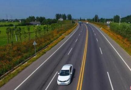 事關(guān)農(nóng)村公路，國(guó)務(wù)院出臺(tái)條例→