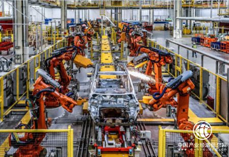 從賣機(jī)器到賣方案 我國(guó)機(jī)械工業(yè)成就顯著