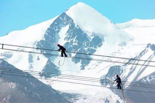 世界海拔最高、最復(fù)雜電網(wǎng)工程投運(yùn)