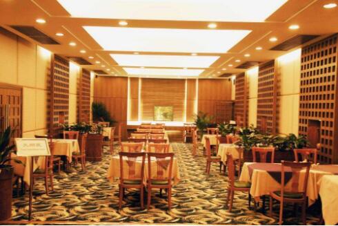 “五一”假期河南省重點(diǎn)監(jiān)測(cè)的零售和餐飲企業(yè)銷售總額超十八億元