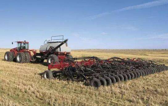 全國農(nóng)作物耕種收綜合機(jī)械化率超七成 三主糧基本實(shí)現(xiàn)機(jī)械化