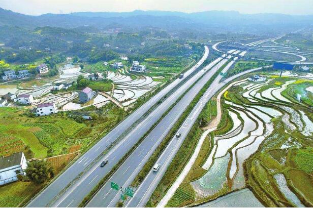 投資超2000億元！前三季度四川公路水路建設(shè)跑出加速度