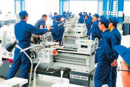 第二期“雙高建設(shè)計(jì)劃”啟動，“新雙高”理念確立——技能型高?！皣谊?duì)”，這樣打造