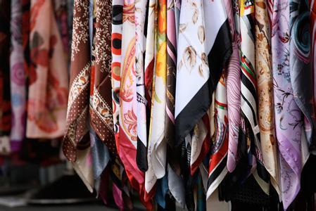 “東綢西固”！繭絲綢將“織”就千億產(chǎn)業(yè)