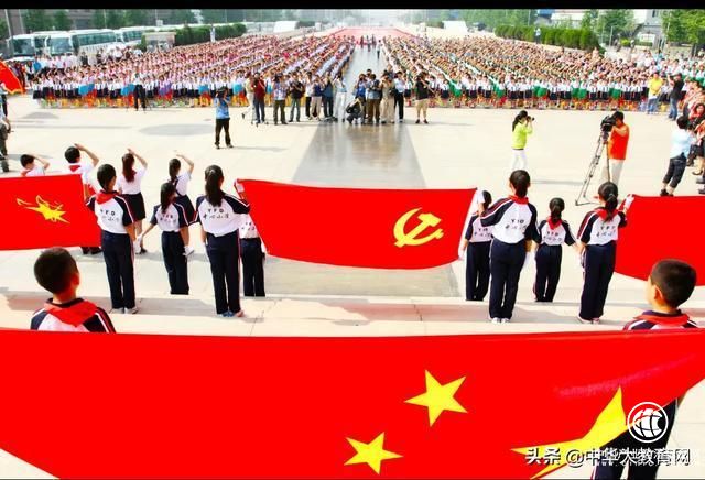 “我和我的祖國(guó)”慶祝共和國(guó)成立70周年師生作品聯(lián)展