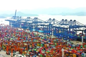 全球貨物貿(mào)易保持穩(wěn)定難掩風(fēng)險隱憂