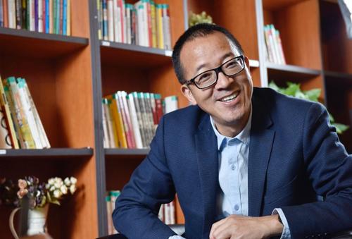 從兩會提案到落地行動 俞敏洪如何讓理想走進現(xiàn)實