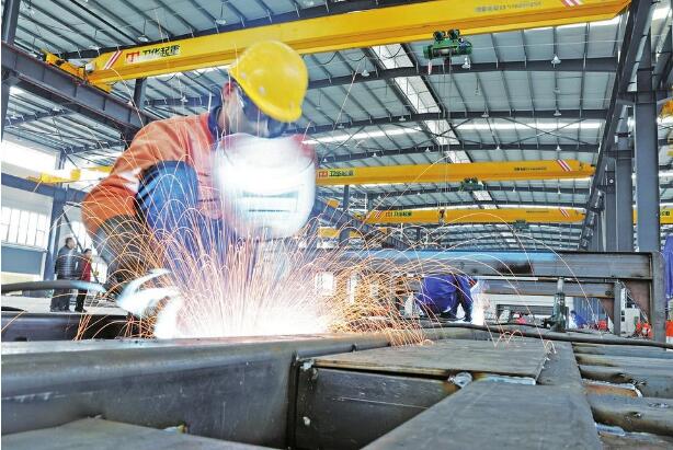 解讀11月份工業(yè)生產(chǎn)數(shù)據(jù)：工業(yè)生產(chǎn)總體平穩(wěn) 轉(zhuǎn)型升級(jí)持續(xù)推進(jìn)