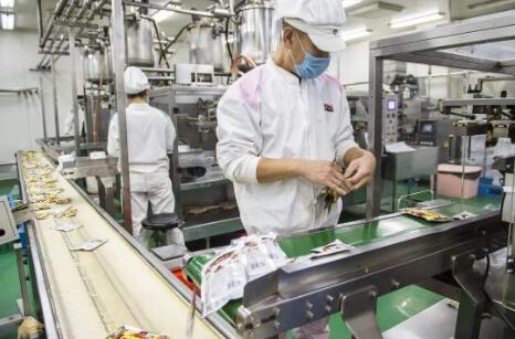 共推出15項(xiàng)50條服務(wù)舉措  九部門聯(lián)手助力小微經(jīng)營(yíng)主體發(fā)展