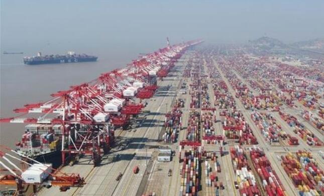 “一降一增”之間，中國(guó)外貿(mào)破局前行