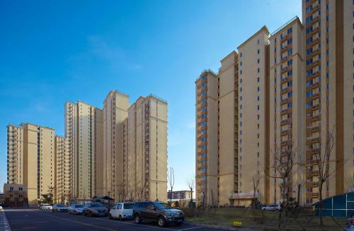 推動“住有所居”邁向“住有優(yōu)居”