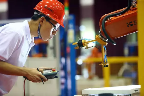 產(chǎn)學(xué)合作加深培育模式創(chuàng)新 “十四五”教育夯實人才底座