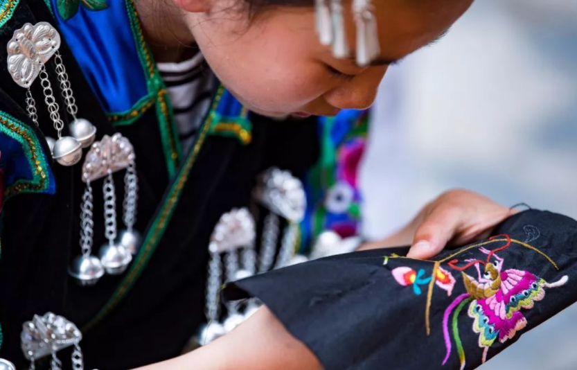 傳承苗繡，讓苗家婦女家門口就業(yè)