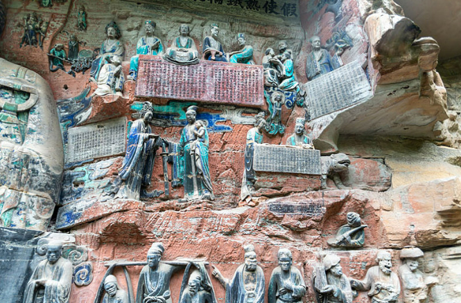 在大足石刻，尋找不曾遠(yuǎn)去的身影
