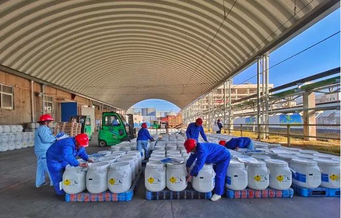 消毒劑產(chǎn)品暢銷20多個(gè)國家--江漢油田江漢鹽化工推進(jìn)品牌建設(shè)行動(dòng)掃描