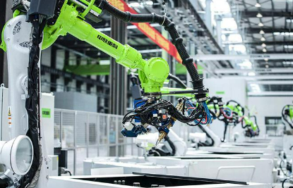 今年前三季度支持科技創(chuàng)新和制造業(yè)減稅降費(fèi)及退稅超2萬(wàn)億元