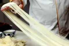 青?！袄嬷l(xiāng)”：一碗面，拉出百億產(chǎn)業(yè)