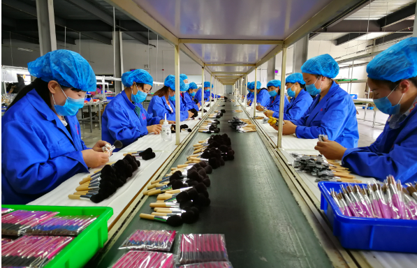 山東新泰龍廷鎮(zhèn)：一把毛刷“刷”出5億元大市場