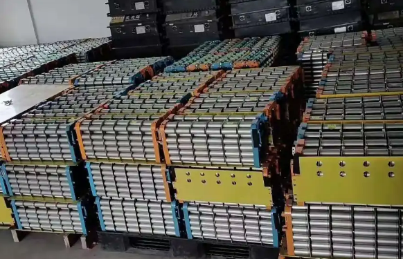 動(dòng)力電池迎來(lái)退役潮 完善回收利用體系已迫在眉睫