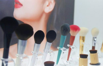 “中國(guó)化妝刷之城”河南鹿邑：著力打造自主品牌 加速產(chǎn)業(yè)轉(zhuǎn)型升級(jí)