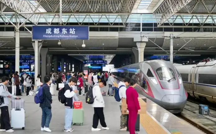 7.26億！前兩月鐵路發(fā)送旅客人次創(chuàng)新高