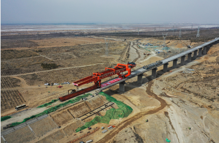 包銀高鐵內(nèi)蒙古段橋梁、隧道實(shí)現(xiàn)全面貫通