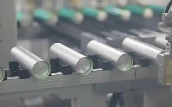 新能源車動力電池迎來“退役潮” 回收利用產(chǎn)業(yè)需提質(zhì)提速