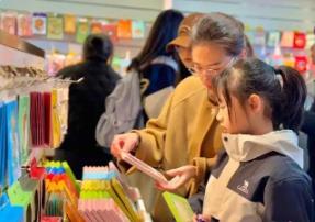 沈陽故宮各類春季主題文創(chuàng)產(chǎn)品成為春日頂流