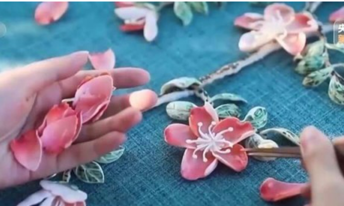 小貝殼雕出千年非遺 這是方寸間的海洋史詩