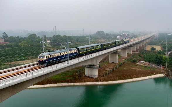 滬渝蓉高鐵武宜段啟動(dòng)聯(lián)調(diào)聯(lián)試