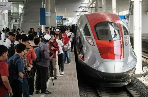 雅萬(wàn)高鐵累計(jì)發(fā)送旅客超1000萬(wàn)人次