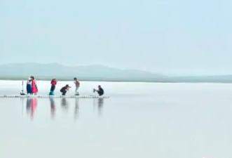 牛奶湖成游客新寵 內(nèi)蒙古加強(qiáng)生態(tài)保護(hù)