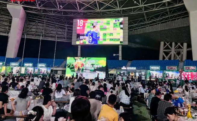 品國(guó)潮 觀“蘇超” 青島啤酒節(jié)多姿多彩