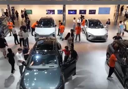 “市場(chǎng)+利好+供給” 多輪驅(qū)動(dòng)燃動(dòng)汽車消費(fèi)“熱”力