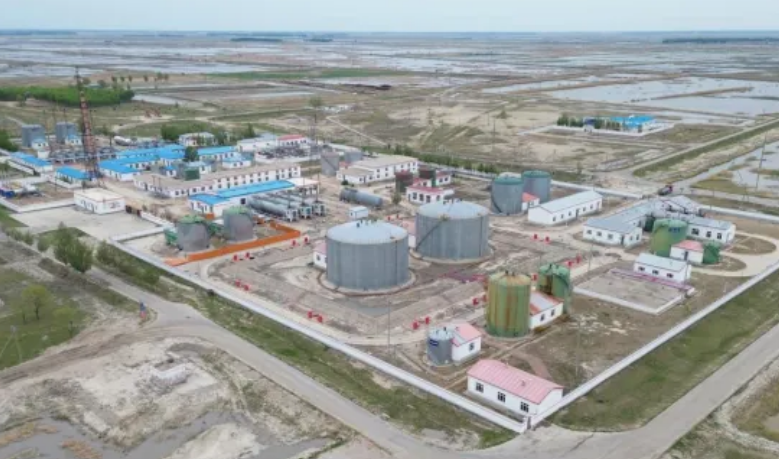 我國首個百萬噸級非混相驅(qū)CCUS全產(chǎn)業(yè)鏈?zhǔn)痉痘睾诵墓こ掏懂a(chǎn)