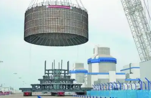 山東海陽核電3號機組核島大型模塊吊裝完成