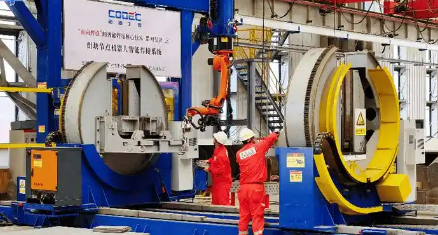 我國自主研發(fā)海洋工程柔性制造智能焊接機器人設(shè)備系統(tǒng)集成完工