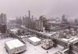 聚碳酸酯行業(yè)破局“內(nèi)卷”劍指高端 要從“價(jià)格競爭”到“價(jià)值競爭”