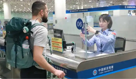 上半年各口岸入境外國(guó)人超1900萬(wàn)人次