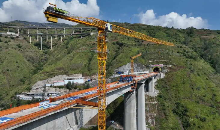 渝昆高鐵江底牛欄江特大橋合龍