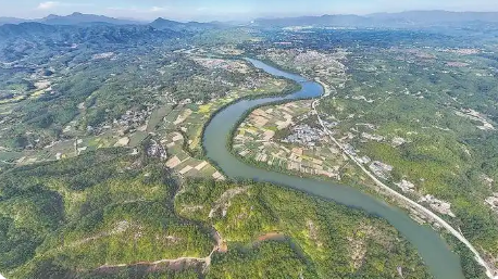 從“依礦而生”到“多鏈共生” 福建小城循環(huán)經(jīng)濟(jì)闖出產(chǎn)業(yè)新路