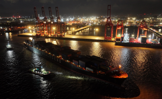 18天直達(dá)歐洲！全球首條中歐北極集裝箱快航正式通航