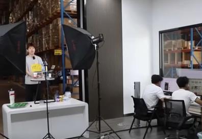 前8個月我國電子商務(wù)保持健康較快發(fā)展 消費活力持續(xù)激發(fā)