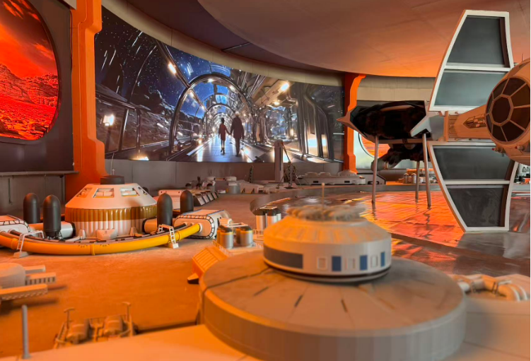 G55二廣高速白音淖火山主題服務區(qū)開始試運行