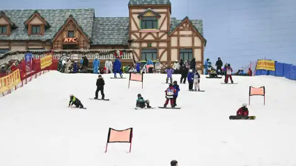 我國(guó)冰雪產(chǎn)業(yè)規(guī)模將突破萬(wàn)億元大關(guān)