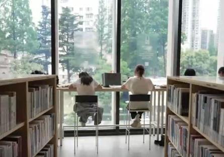 緩解“一座難求”，各地圖書館使出“暖心招”！服務(wù)升級(jí)提升讀者體驗(yàn)